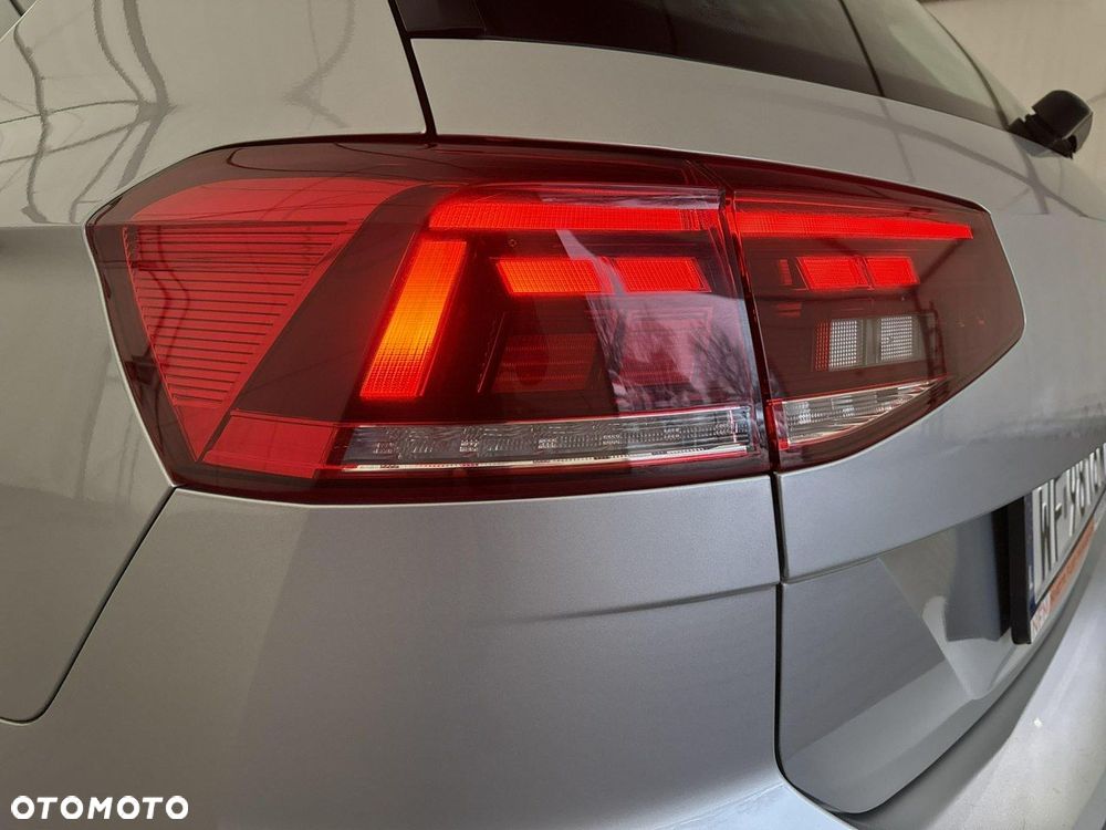 Volkswagen Passat - 30