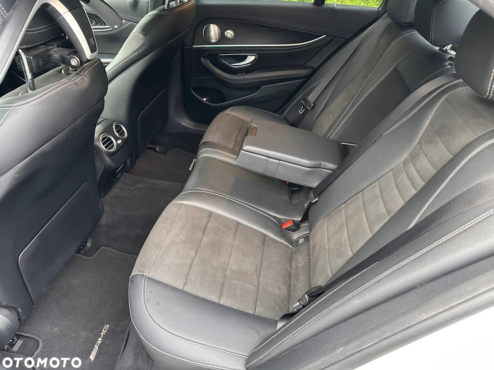 Mercedes-Benz Klasa E 220 d 4-Matic 9G-TRONIC - 12