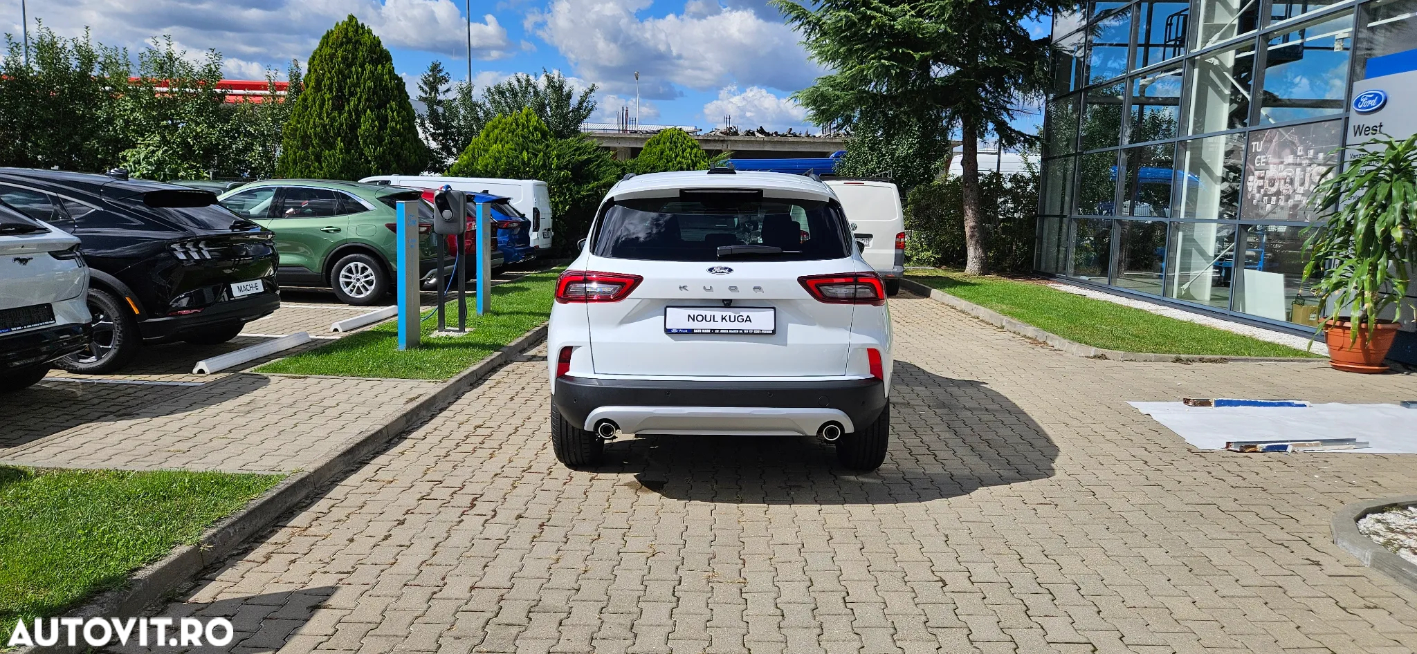 Ford Kuga 1.5 EcoBoost A8 FWD Titanium - 6