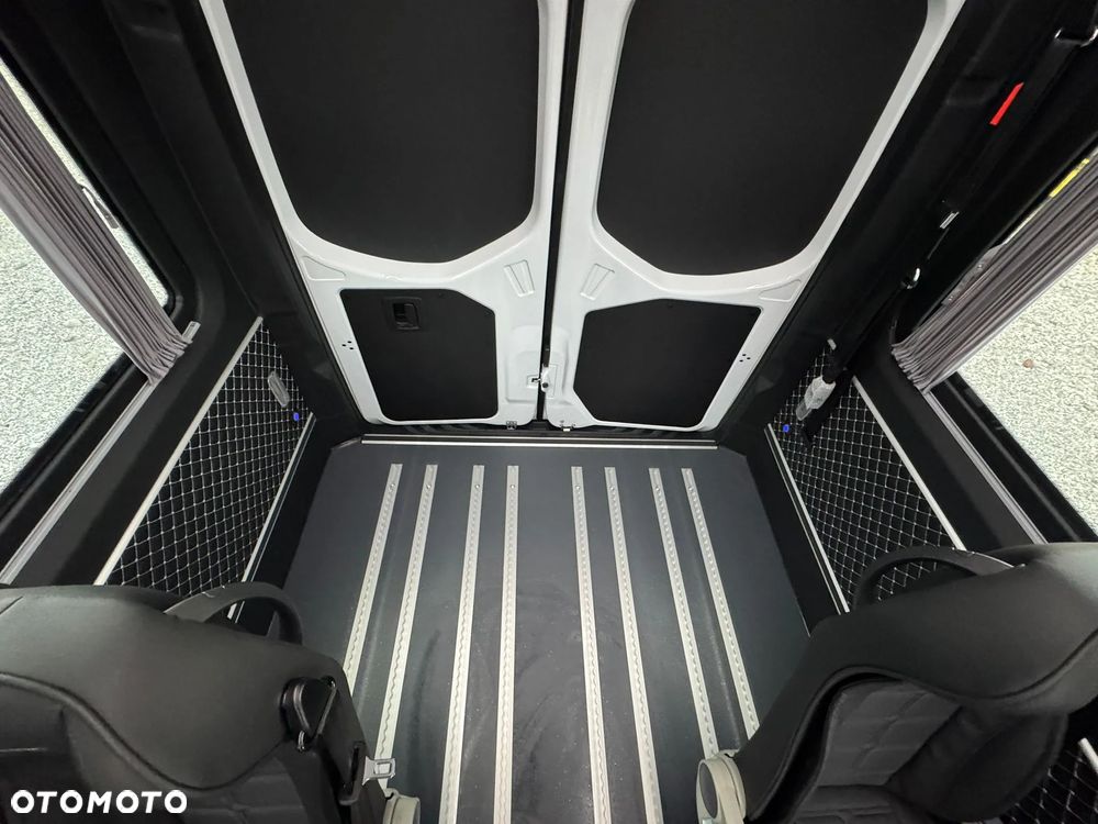 Mercedes-Benz Sprinter - 12