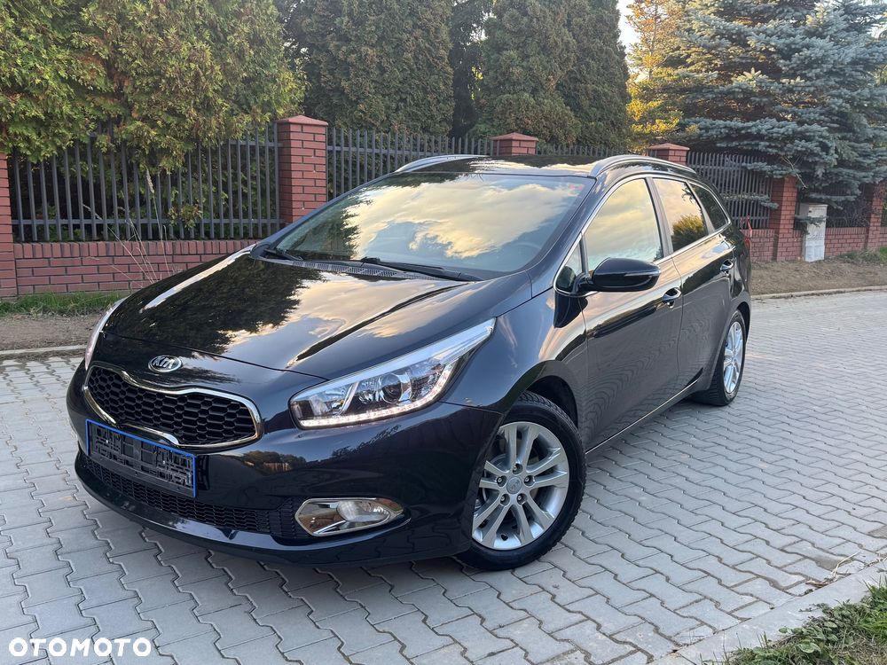 Kia Ceed 1.6 GDI Fifa World Cup Edition - 1