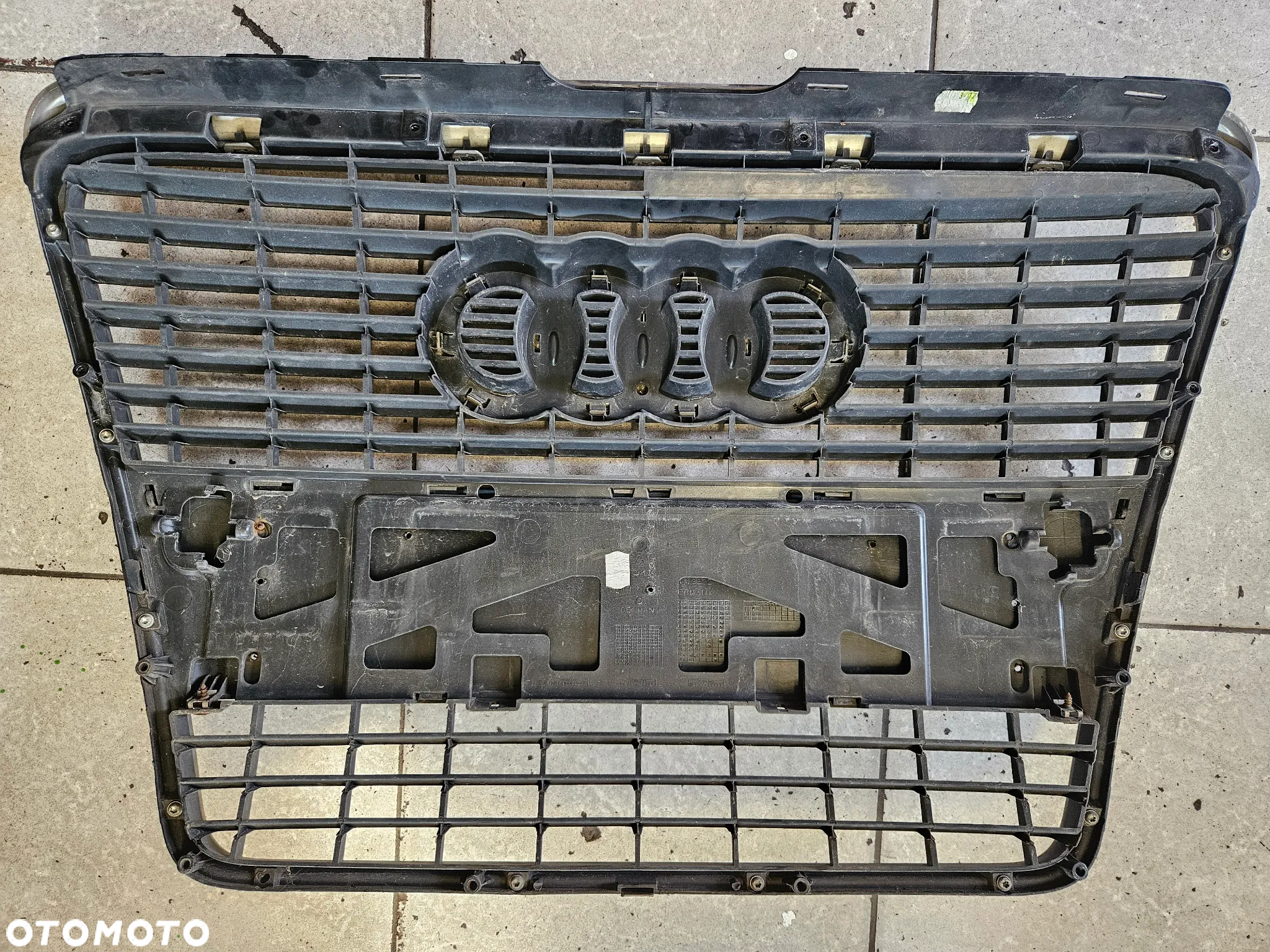 Audi A6 C6 grill atrapa 4F0853651 - 3