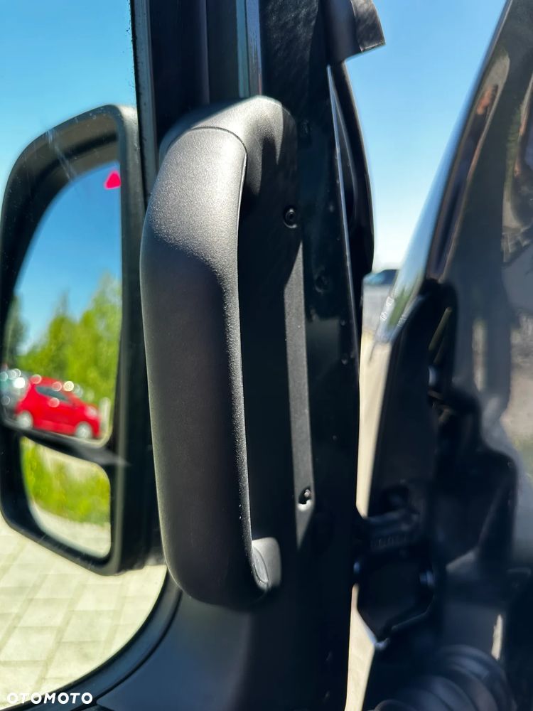 Mercedes-Benz Sprinter - 12