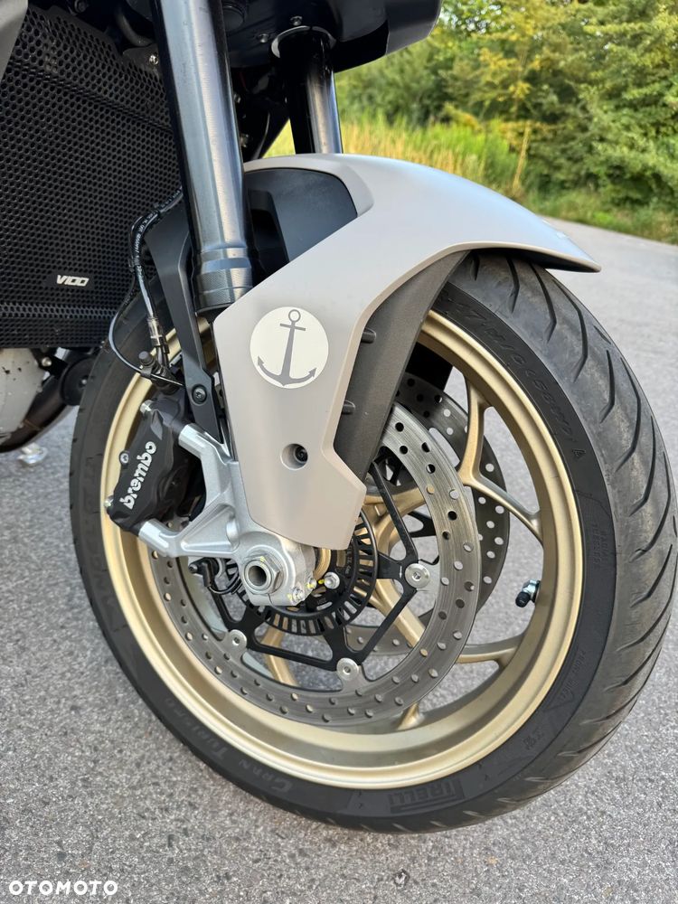 Moto Guzzi V100 Mandello - 11
