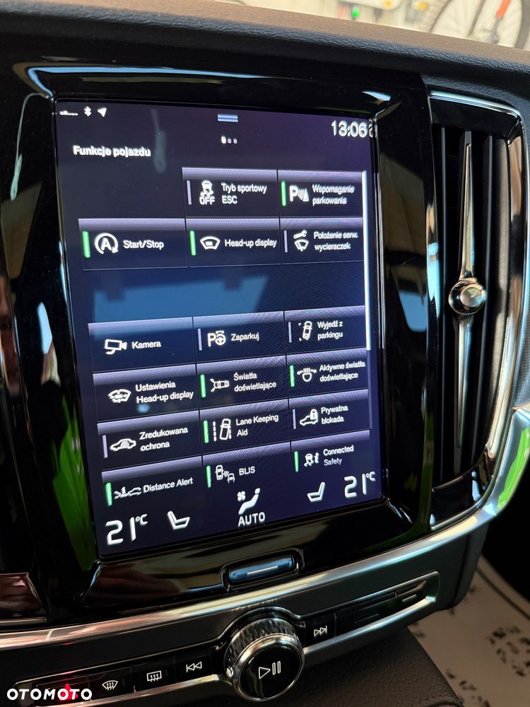 Volvo V90 D5 SCR AWD Momentum Pro - 17
