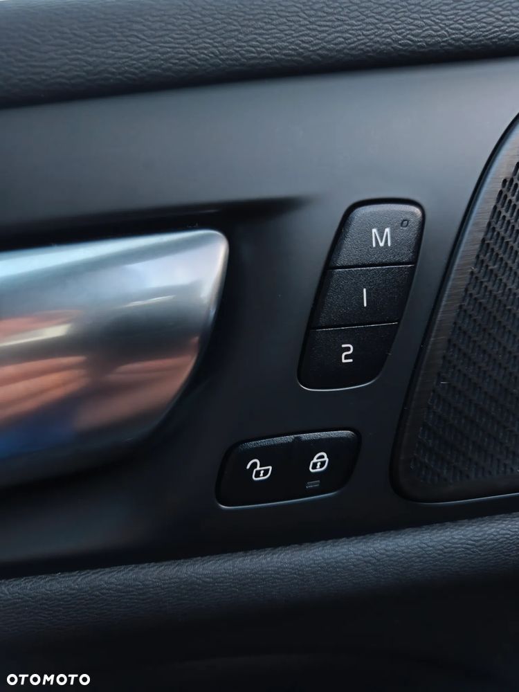 Volvo V60 B4 B DKG Ultra Dark - 26