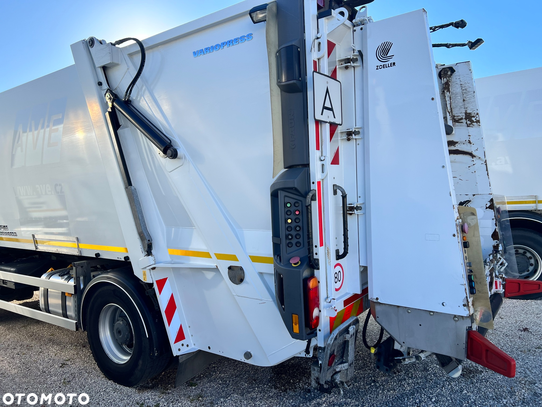 Mercedes-Benz AROCS 1833 L  FAUN VARIOPRSS 520 V19 - 14