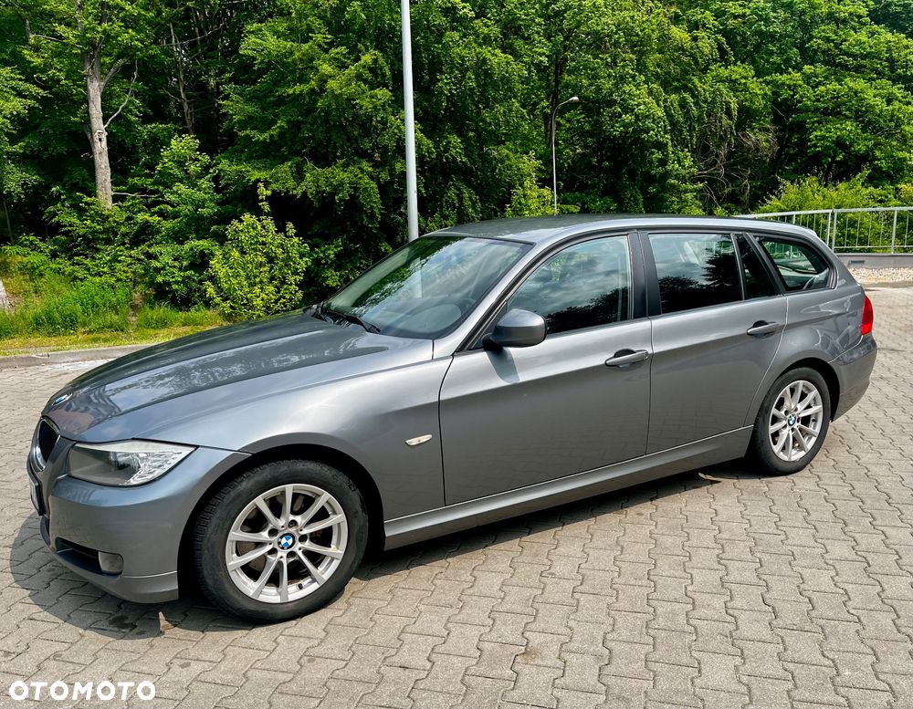 BMW Seria 3 318d DPF Touring - 4