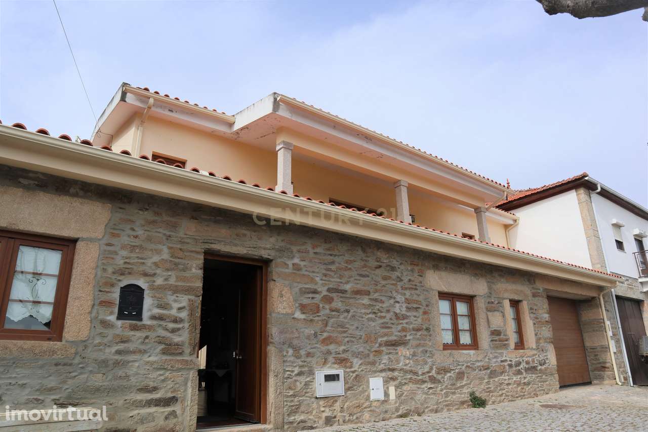 Moradia T4 na Horta do Douro, Foz do Côa: Conforto Histórico e Moderni - Grande imagem: 3/41