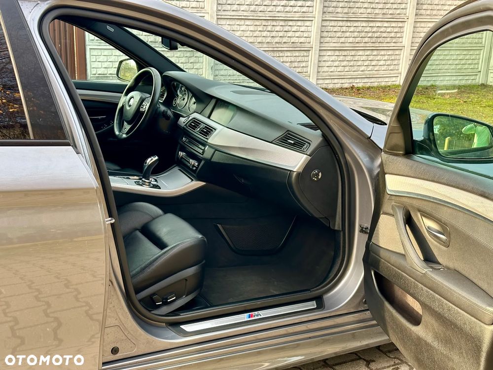 BMW Seria 5 530d Sport-Aut Modern Line - 20