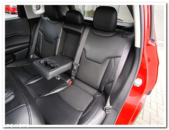 Jeep Compass - 27