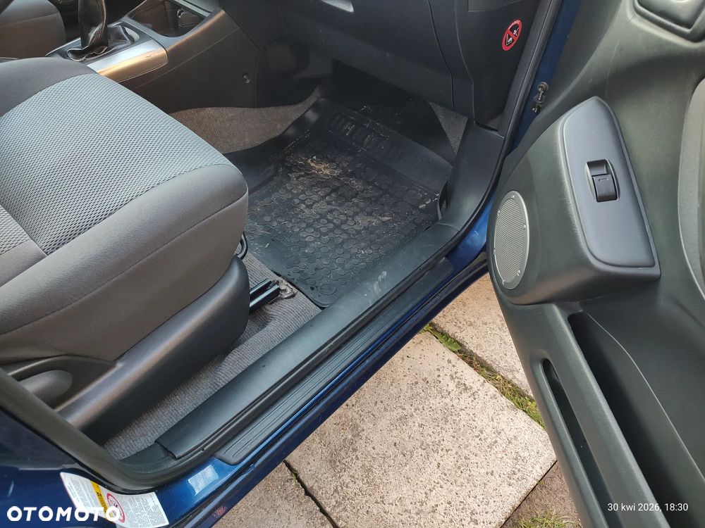 Toyota RAV4 - 24
