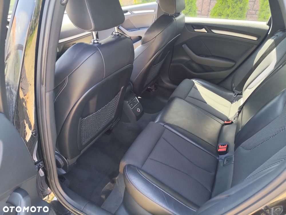 Audi A3 Sportback 1.8 TFSI Ambiente - 11