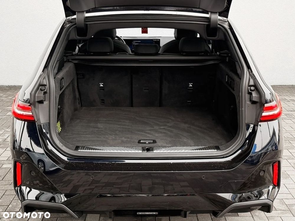 BMW Seria 5 520d xDrive mHEV - 9