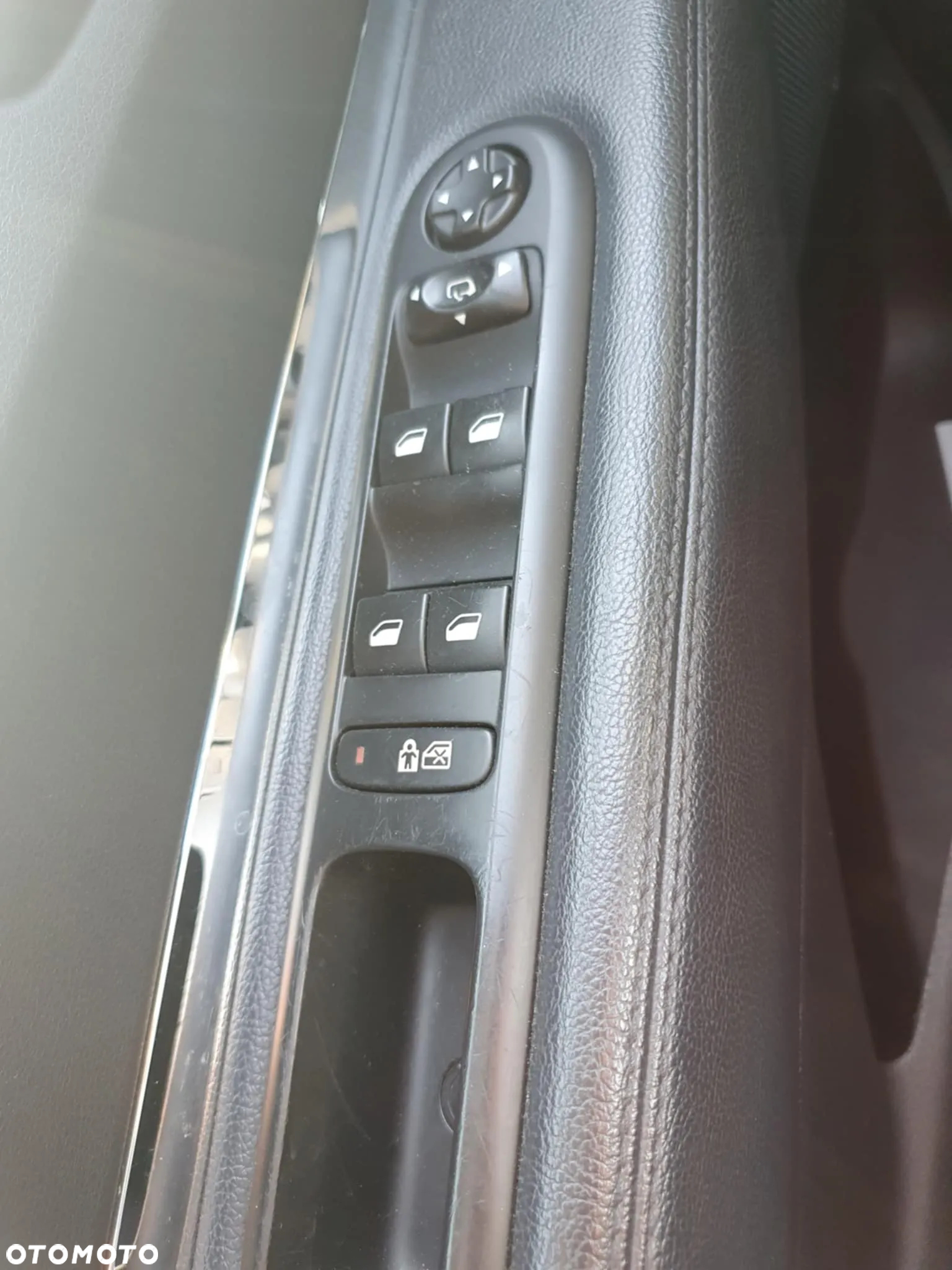 Peugeot 5008 e-HDI FAP 110 EGS6 Stop&Start Active - 24