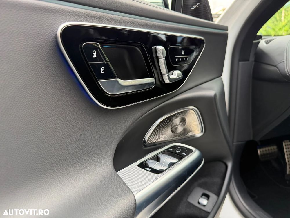 Mercedes-Benz E - 12