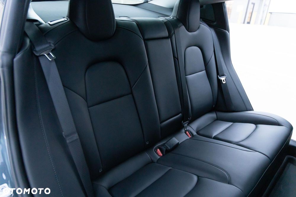 Tesla Model 3 Langstreckenbatterie Allradantrieb Dual Motor - 16