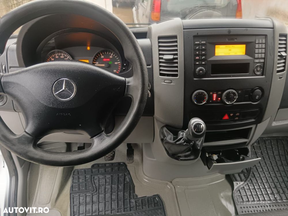 Mercedes-Benz Sprinter - 14