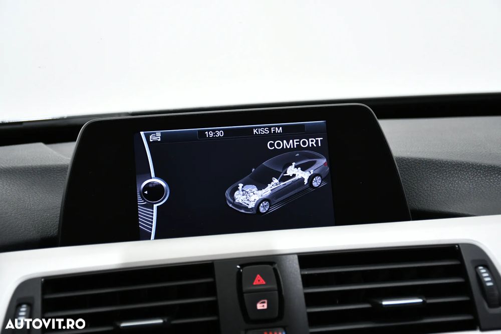 BMW Seria 3 318d Aut. - 18