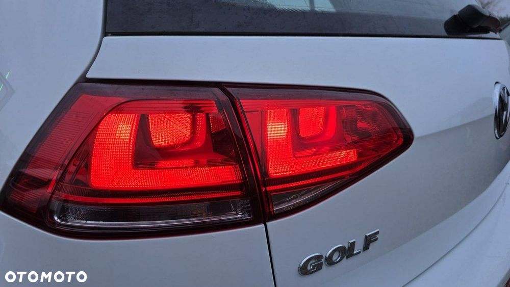 Volkswagen Golf - 10