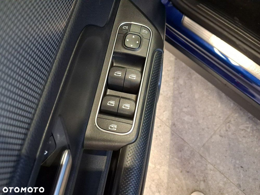 Mercedes-Benz GLB - 15