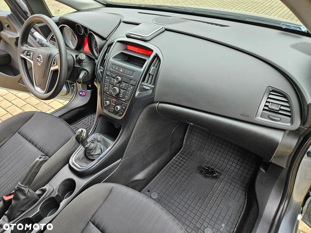 Opel Astra IV 1.6 CDTI Essentia - 32