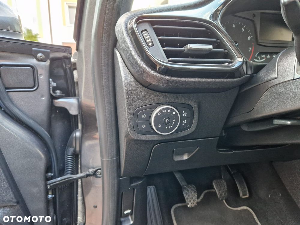 Ford Fiesta 1.1 S&S TITANIUM - 12