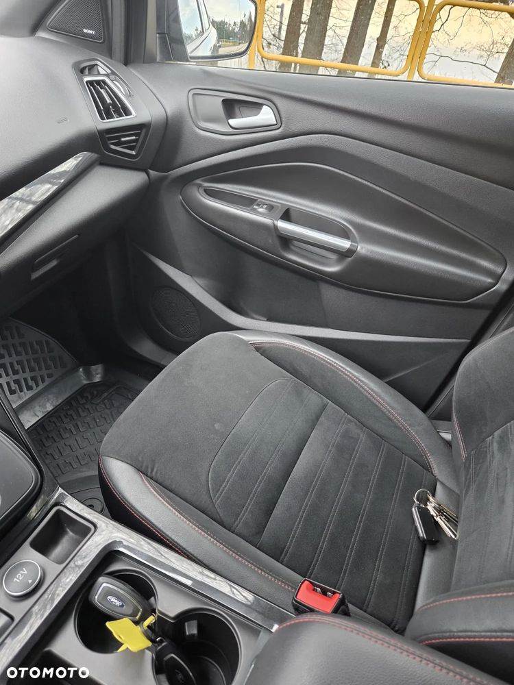 Ford Kuga 2.0 TDCi 4x4 ST-Line - 16