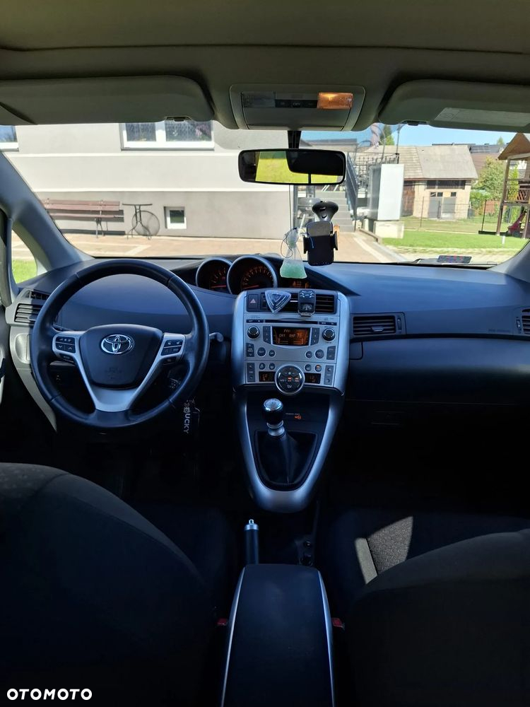 Toyota Verso 2.0 D-4D Premium - 12