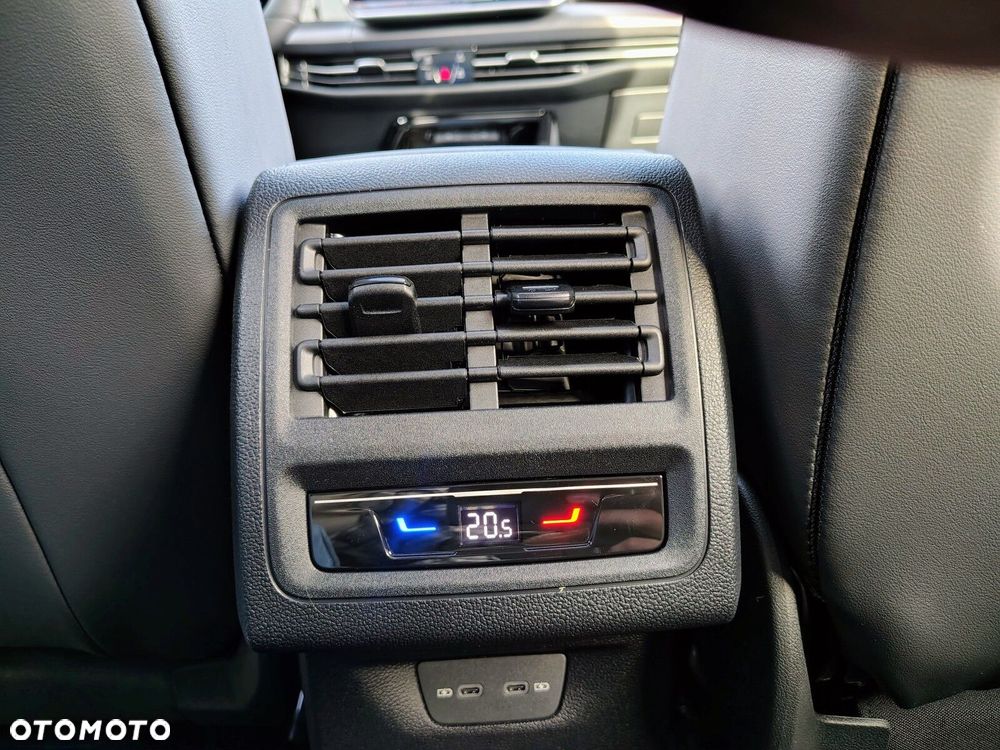 Volkswagen Golf - 26