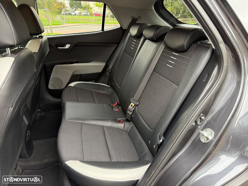 Kia Stonic 1.6 CRDi TX - 21