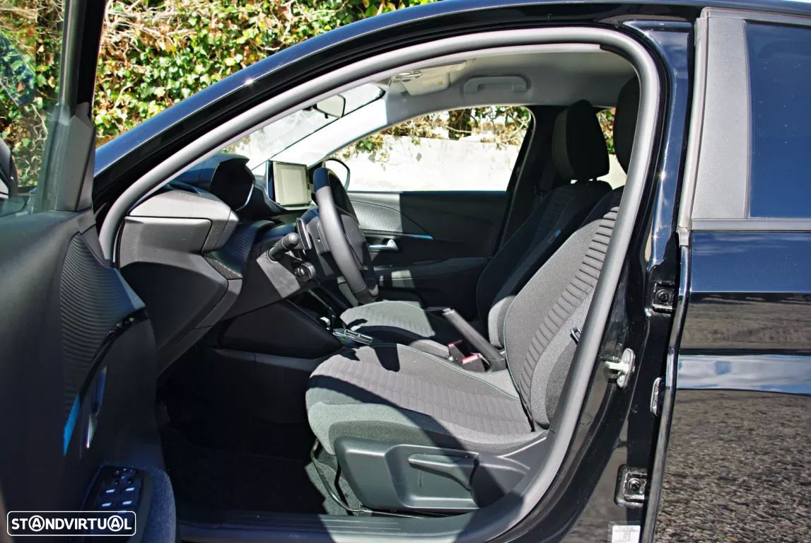 Peugeot 208 - 14