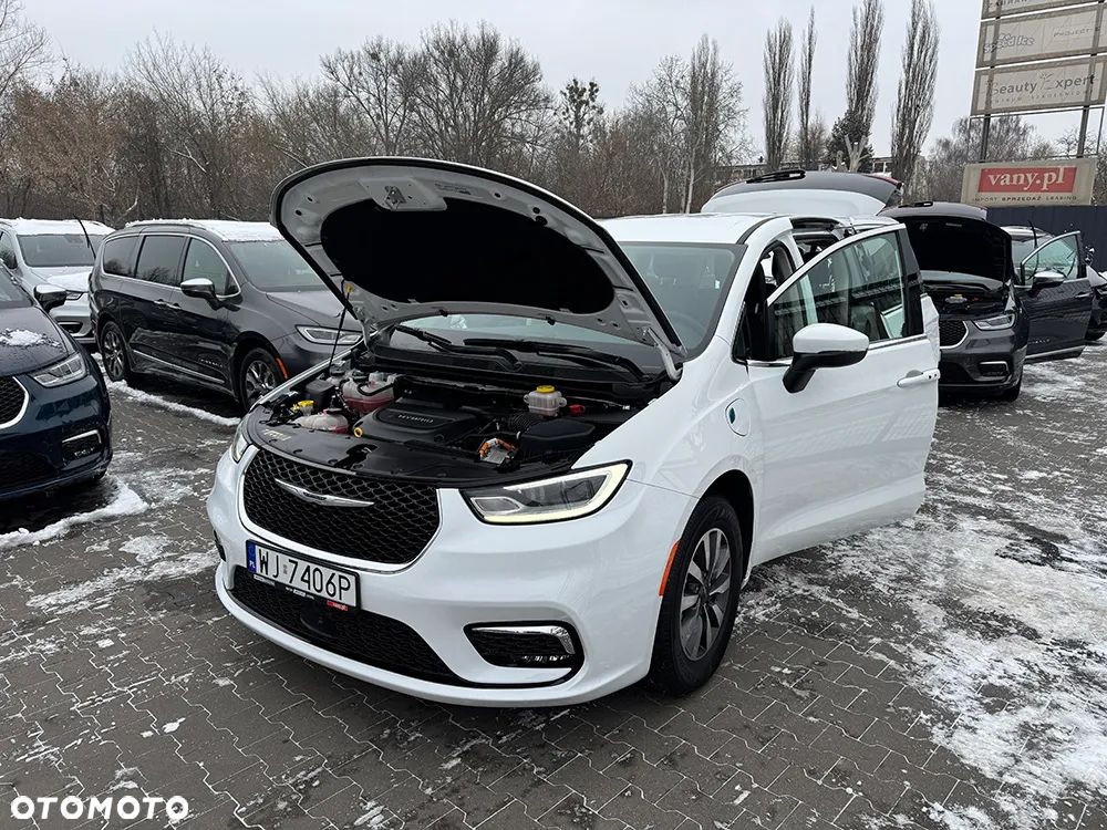 Chrysler Pacifica - 37