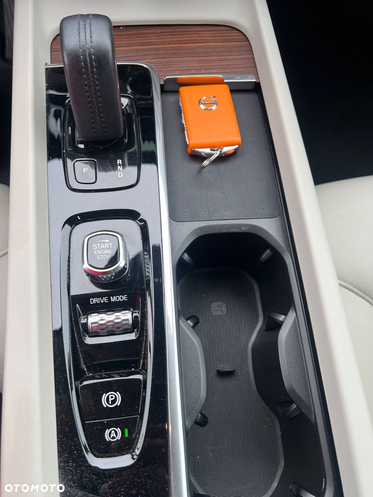Volvo XC 60 T8 AWD Recharge Polestar Engineered - 37