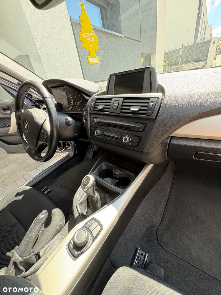 BMW Seria 1 116d DPF - 13