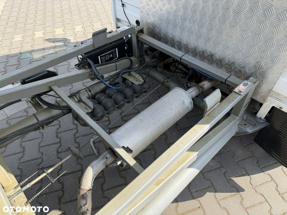 Mercedes-Benz MB 100 - 10