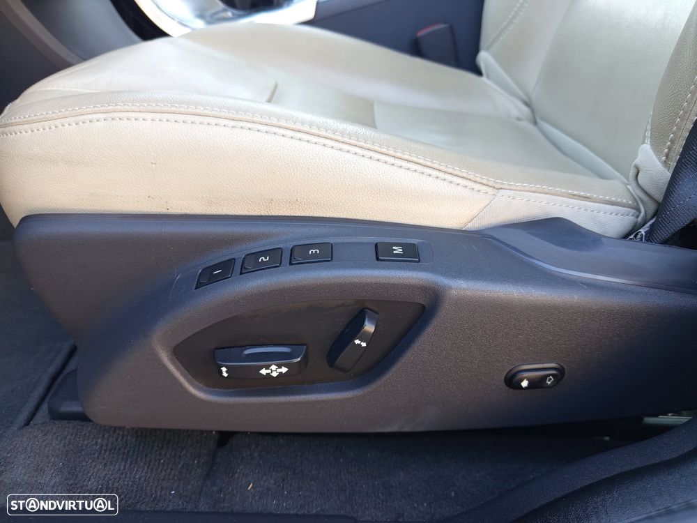 Volvo XC 60 2.0 D3 Momentum - 12