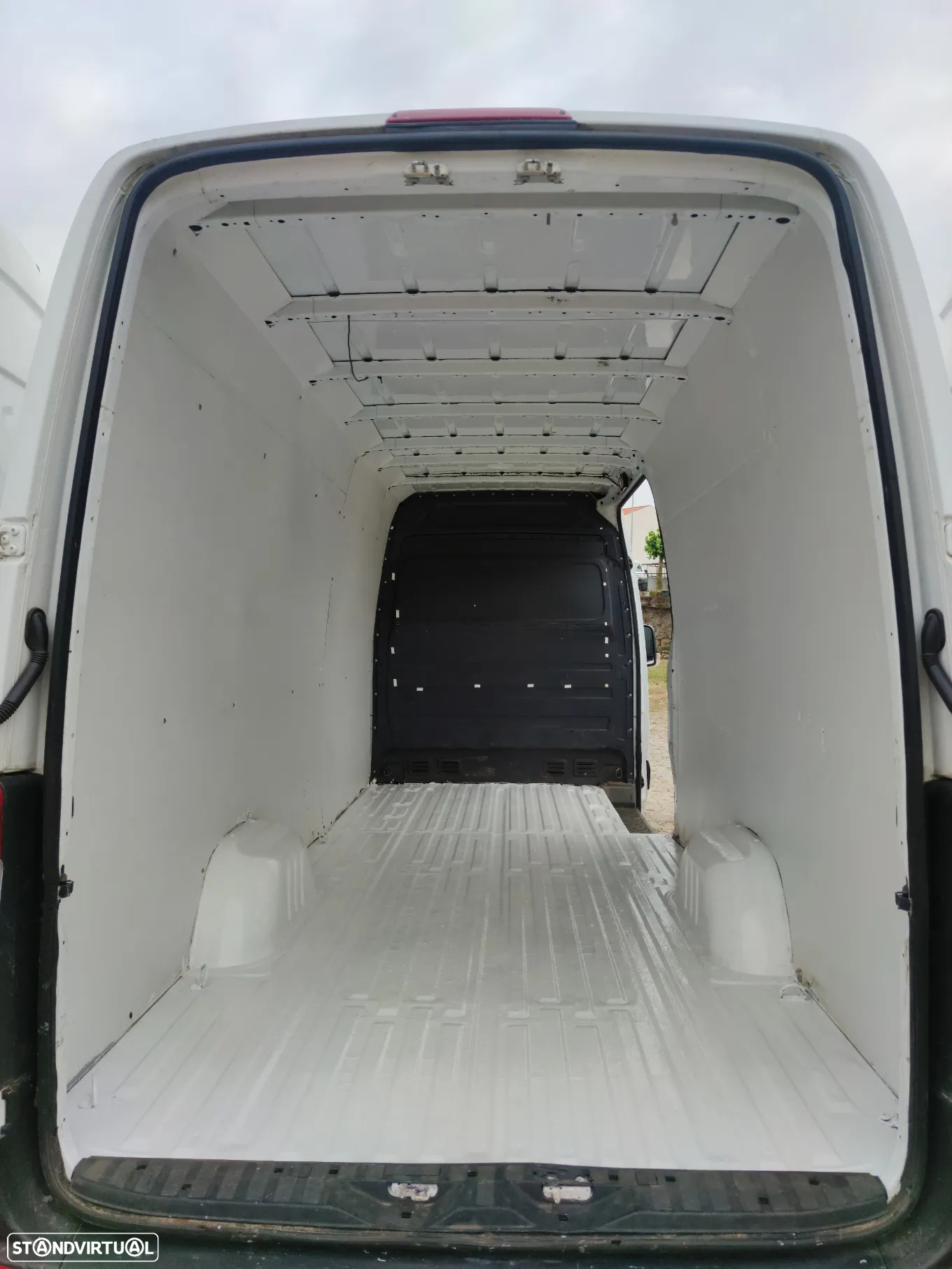 Mercedes-Benz Sprinter - 12