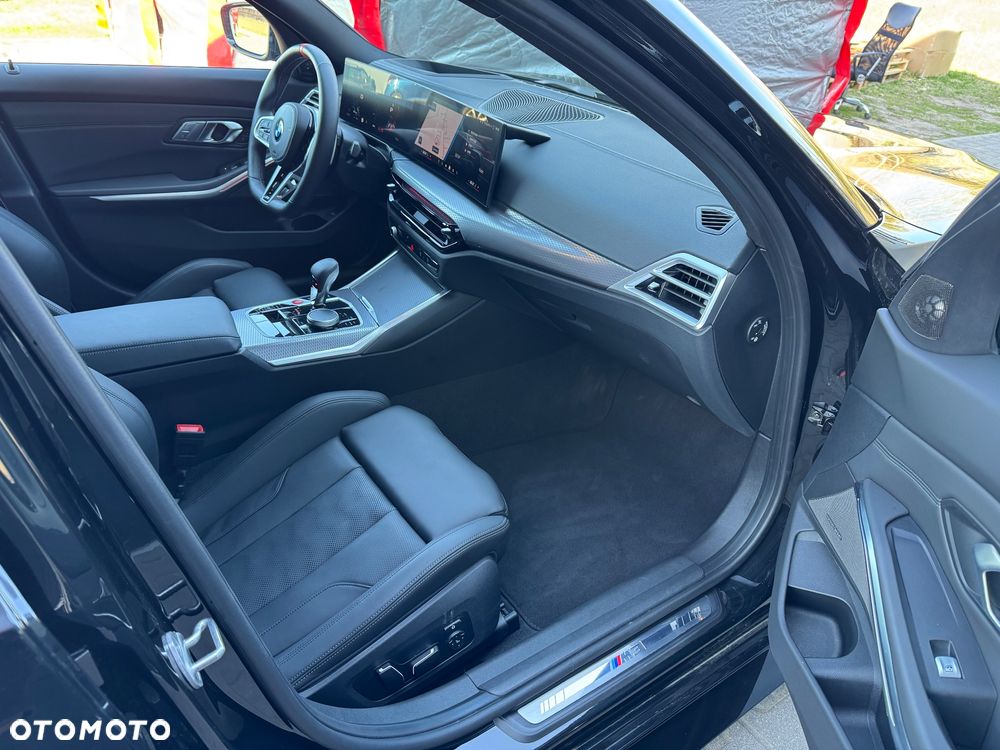 BMW M3 Competition M xDrive - 36