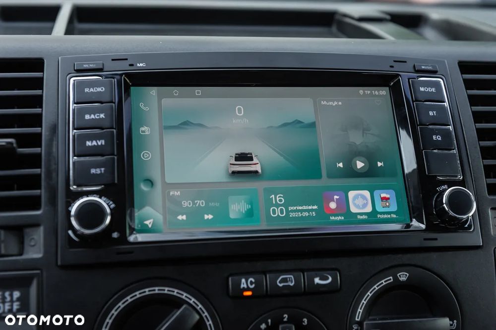 Volkswagen Caravelle - 21