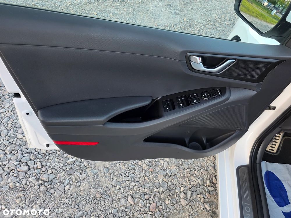 Hyundai IONIQ 1.6 GDI Premium - 22