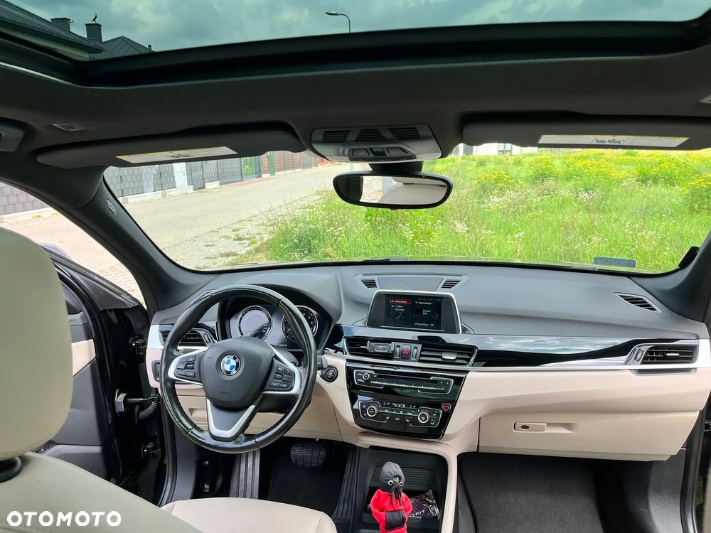 BMW X1 xDrive25i Sport Line - 14