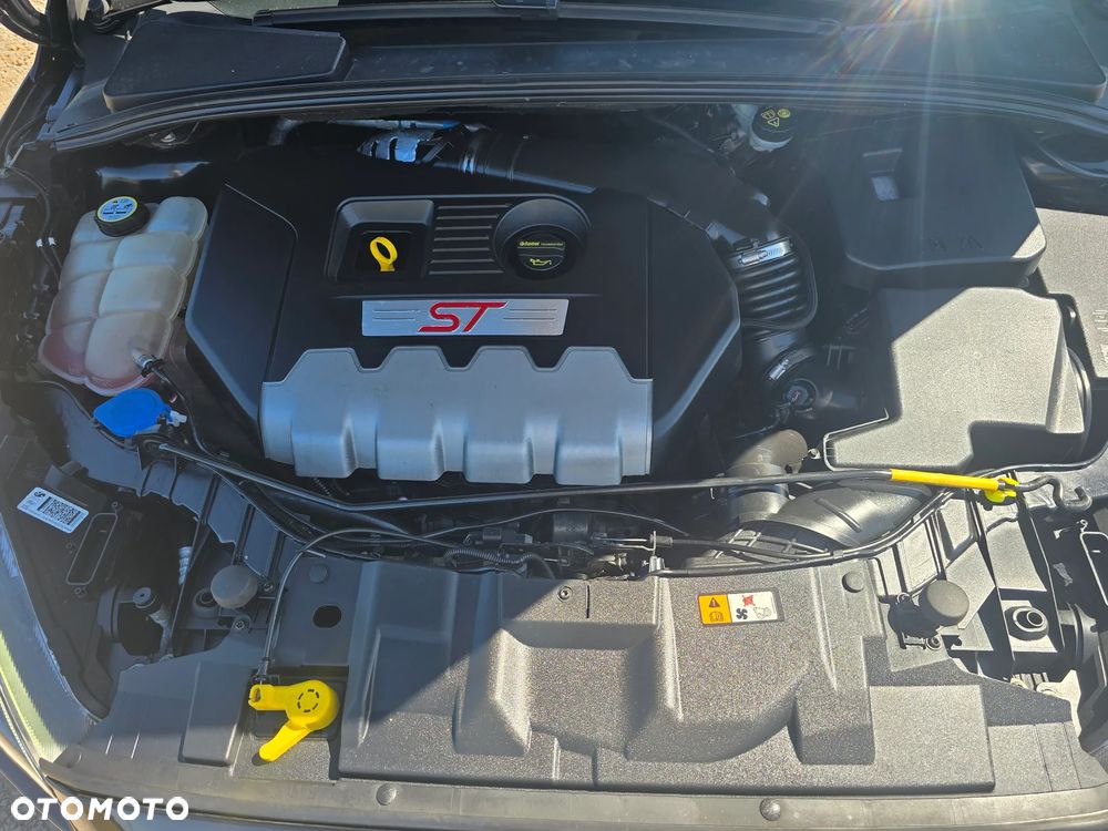 Ford Focus 2.0 EcoBoost ST mit Leder-Exclusiv-Paket - 25