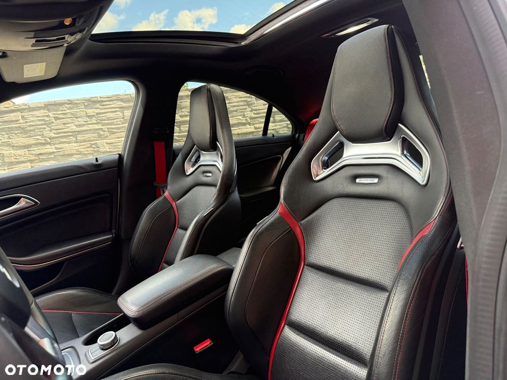 Mercedes-Benz CLA 45 AMG 4-Matic - 13