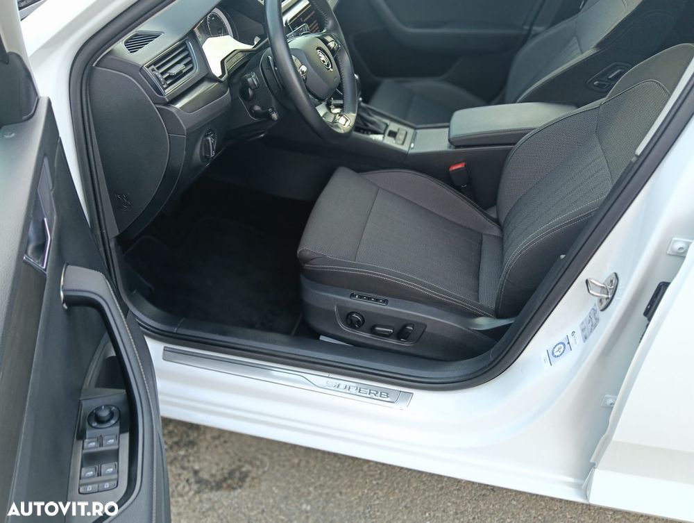Skoda Superb 2.0 TDI DSG Sportline - 23