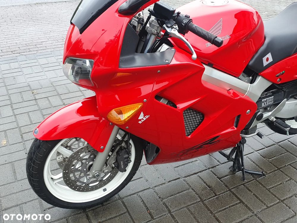 Honda VFR - 34