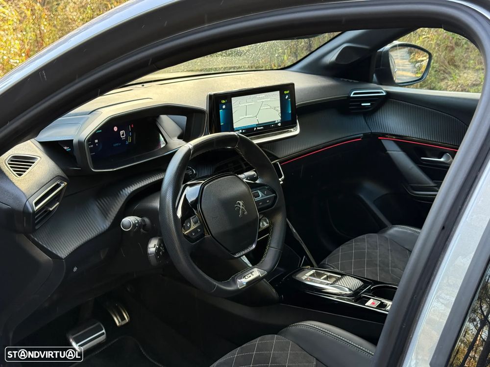 Peugeot e-208 GT - 8