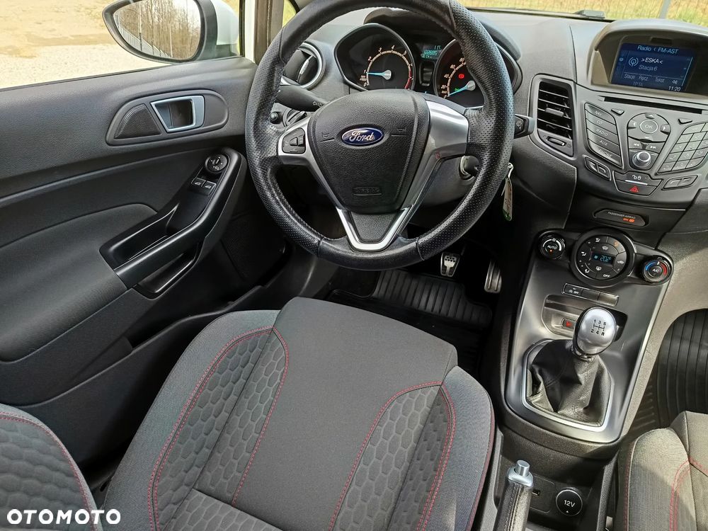 Ford Fiesta 1.0 EcoBoost S&S ST-LINE - 21