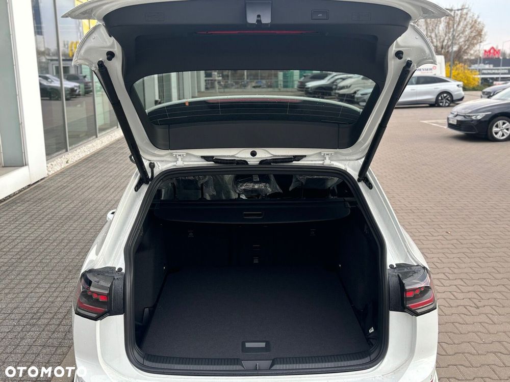 Volkswagen Golf Variant - 9