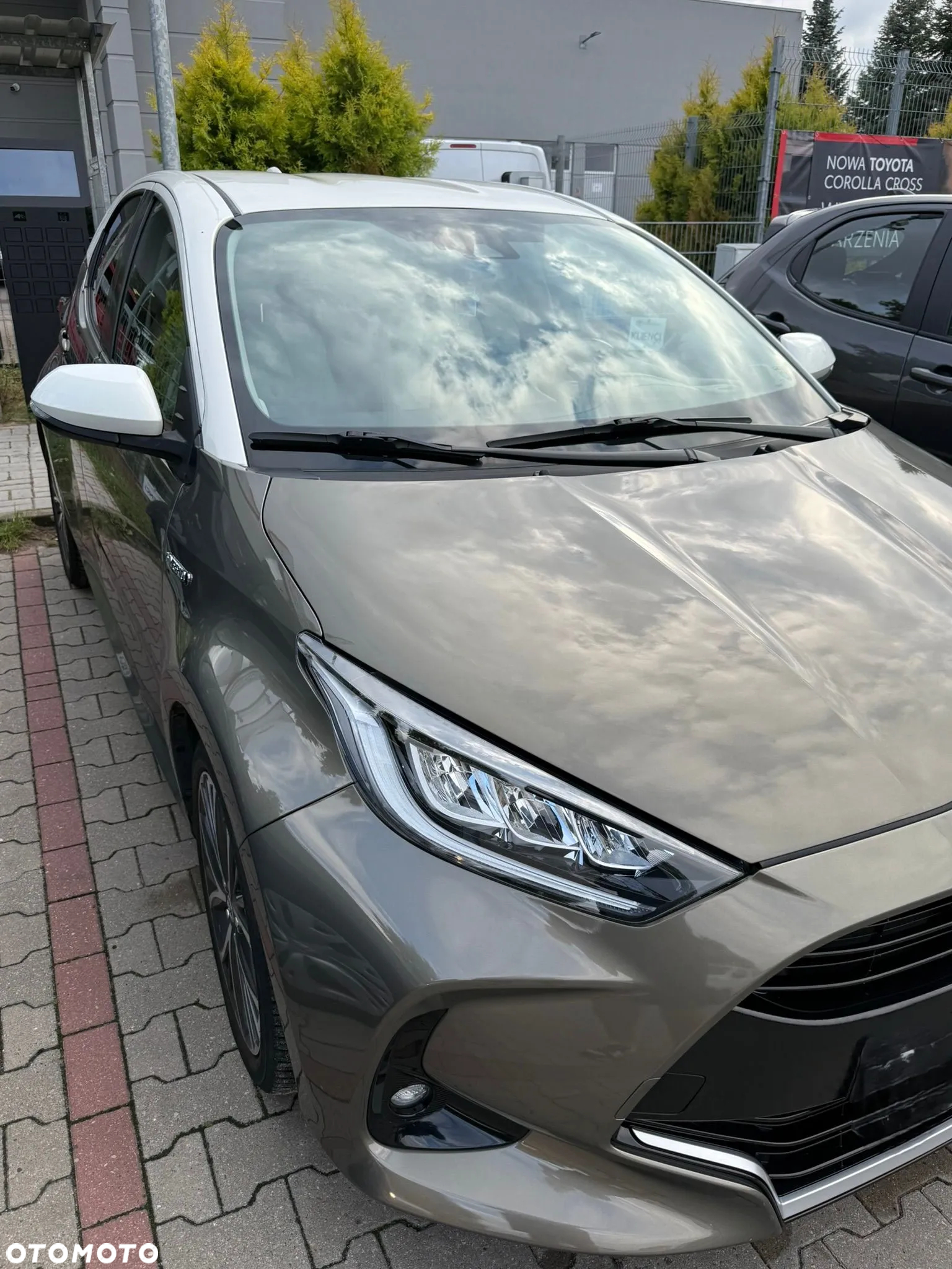 Toyota Yaris Hybrid 1.5 Selection Elegant - 2
